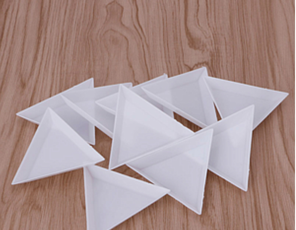 Triangletray